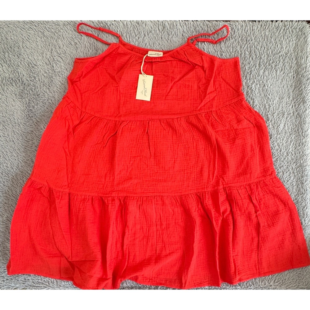 Universal Thread Red Gauze Tiered Cami Top Size 1X Adjustable Straps Poinsettia